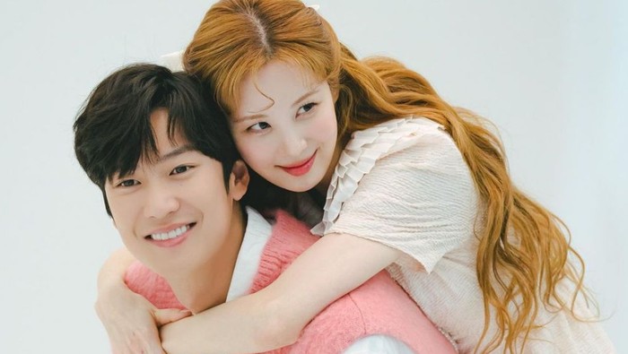 Seohyun berperan sebagai Lee Seul Bi, perempuan yang dapat melihat masa depan, sedangkan Na In Woo berperan sebagai Gong Soo Kwang, pria yang hidupnya penuh kemalangan./ foto: KBS Drama