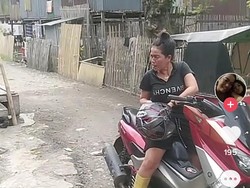 Bikin Konten Hoaks Pakai Sendal Jepit Ditilang, Emak-emak Sidrap Ditangkap