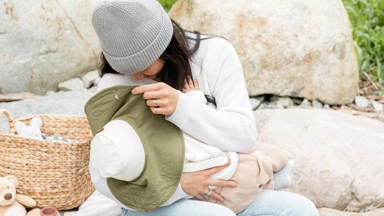 topi menyusui topi menyusui