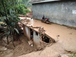 Korban Tertimbun Longsor di Leuwiliang Bogor Ditemukan Tewas