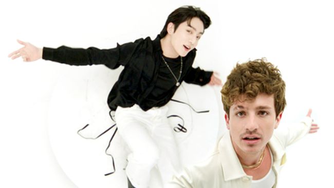 Charlie Puth merilis lagu dan MV Left and Right, hasil kolaborasi dengan Jungkook BTS pada Jumat (24/6).