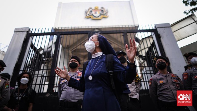 Sejumlah buruh migran asal Indonesia yang pernah ditahan di Pusat Tahanan Imigrasi (DTI) Sabah, Malaysia, mengeluhkan mengalami penyiksaan.