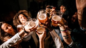 Tak Selalu Negatif, Bir Bisa Buka Percakapan yang Hangat