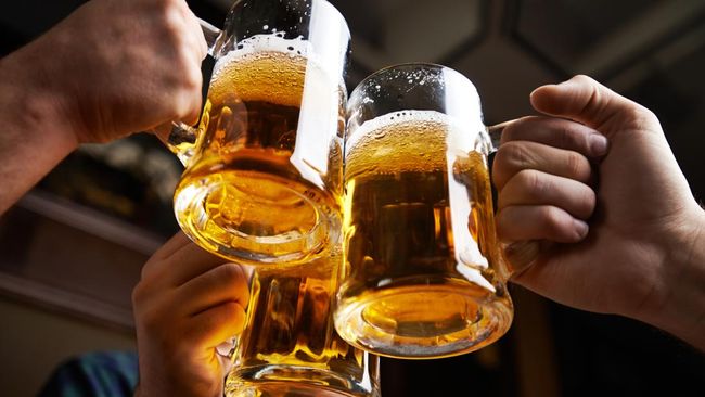 Sebagai negara Islam, Qatar punya aturan tersendiri soal minuman beralkohol. Wisatawan dan warga non-Muslim bahkan dilarang mengonsumsi bir di ruang publik.
