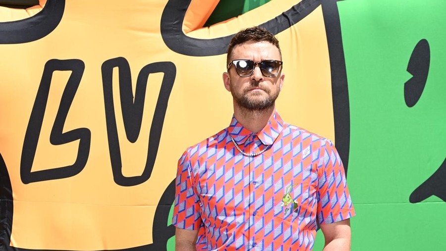 PARIS, FRANCE - JUNE 23: Jessica Biel and Justin Timberlake attend the Louis Vuitton Menswear Spring Summer 2023 show as part of Paris Fashion Week on June 23, 2022 in Paris, France. (Photo by Pascal Le Segretain/Getty Images For Louis Vuitton)
