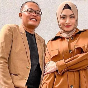 Sule Beri Tablet Rp2 Juta untuk Baby Adzam, Nathalie Belikan HP Seharga Motor