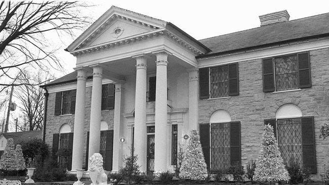 Surat Utang Graceland Elvis Presley Disebut Gagal Bayar Obligasi rumah bersejarah peninggalan Elvis Presley, Graceland, disebut gagal bayar karena pengurangan pengunjung selama pandemi covid-19.