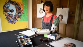Kegusaran Para Seniman saat AI Tiru Gaya Lukis dan Juara Festival