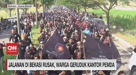 VIDEO: Jalanan di Bekasi Rusak, Warga Geruduk Kantor Pemda