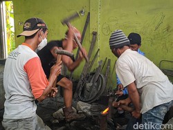 Jelang Idul Adha, Kampung Pande Kulon Progo Kebanjiran Order Pisau