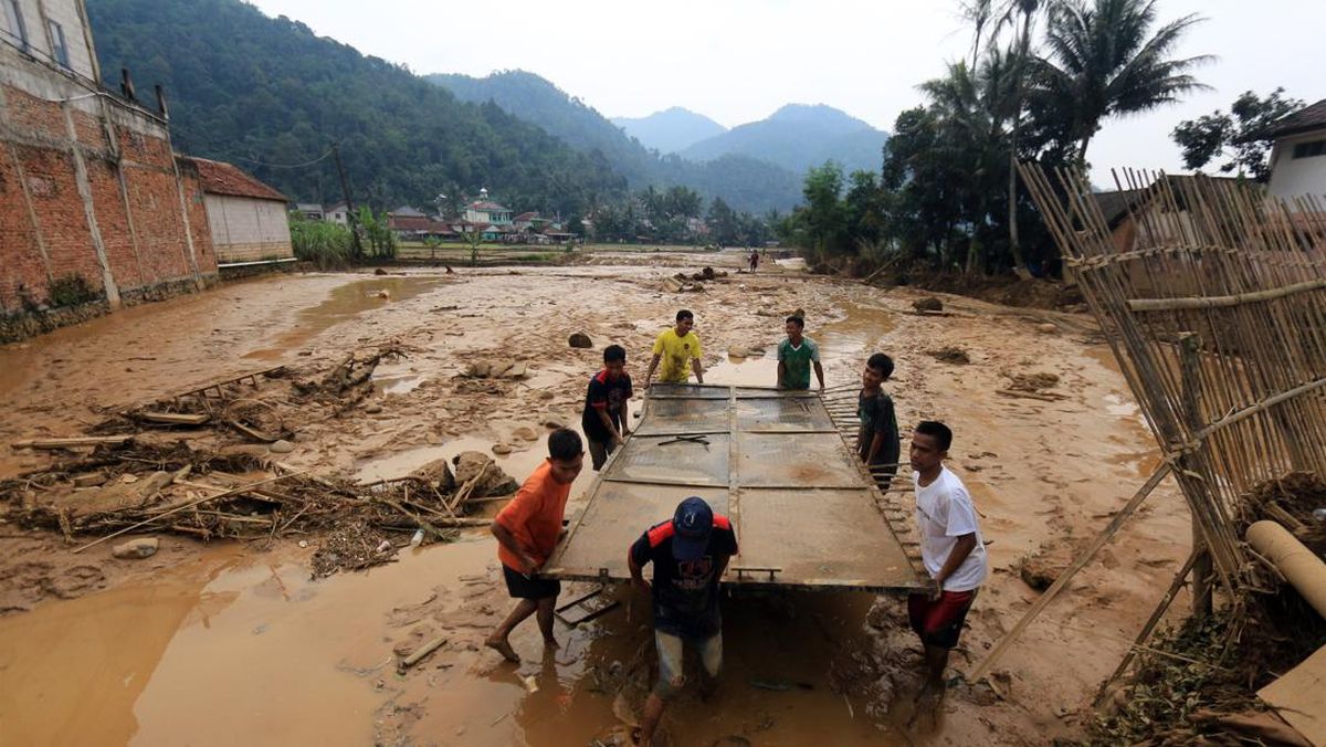 Banjir di Bogor: Puluhan KK Terdampak, Rumah Warga Rusak