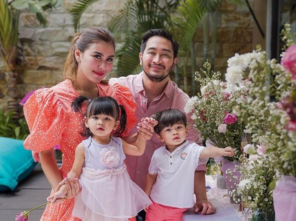 Syahnaz Sadiqah Terapkan Pola Asuh Beda untuk Asah Minat & Bakat Si Kembar