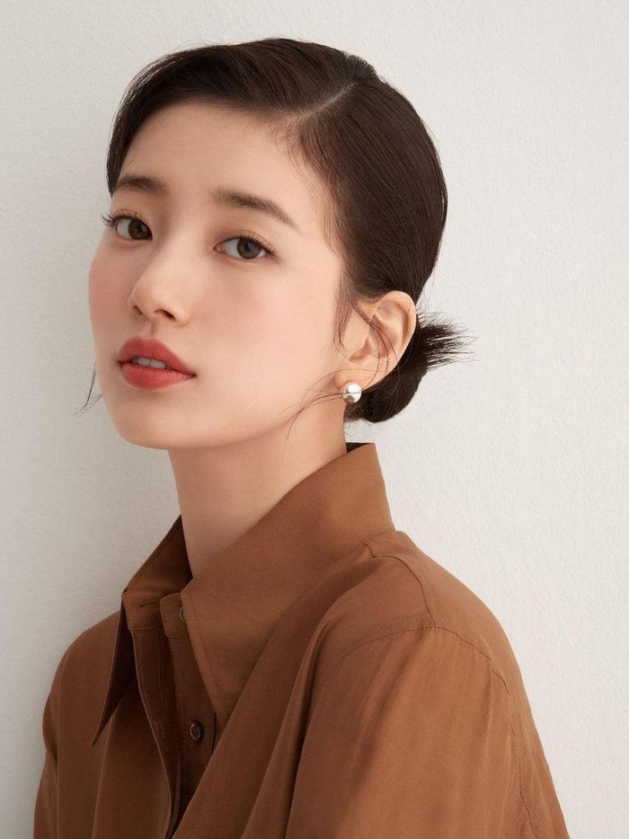 Tokoh inspiratif berikutnya yaitu Suzy. Ia berperan sebagai Seo Dal Mi di Start-Up yang tangguh dan pekerja keras. Ia bertekad menjadi sukses dengan membangun start-up dan tak ragu melawan saudaranya sendiri./ Foto: instagram.com/skuukzky