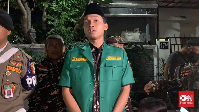 GP Ansor menggelar konvoi dan mendatangi tiga cabang di Holywings buntut protes atas promosi minuman beralkohol untuk pelanggan bernama Muhammad.