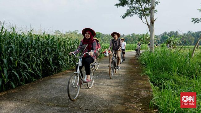 Kulon Progo bukan sekadar pintu masuk menuju Kota Yogyakarta. Lebih dari itu, Kulon Progo mampu memberikan berbagai pengalaman yang tak terlupakan.