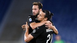 Cinta Kemudian Benci: Hakan Calhanoglu dan Zlatan Ibrahimovic