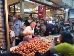 Mendag Zulhas Maklumi Harga Telur Naik Karena Peternak Sempat Rugi 2 Tahun