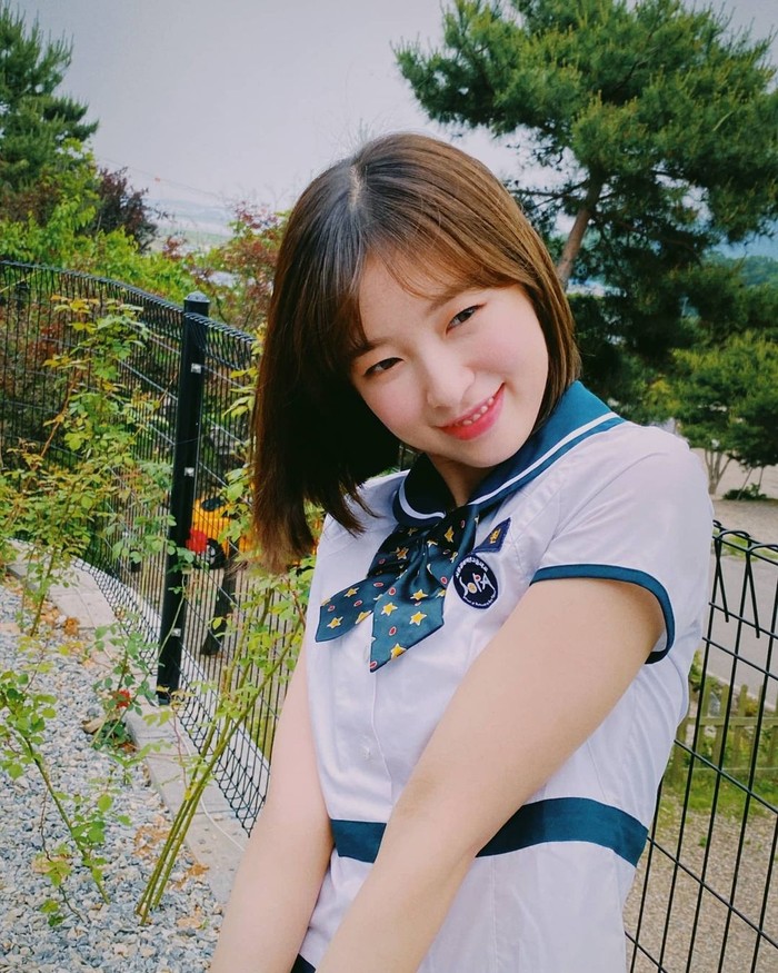 Pada tahun 2018, Arin resmi lulus dari SOPA (School of Performing Art Seoul)./ Foto: instagram.com/ye._.vely618