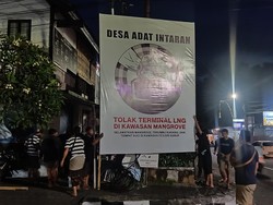 Baliho Tolak Terminal LNG di Kawasan Mangrove Dipasang di 3 Titik