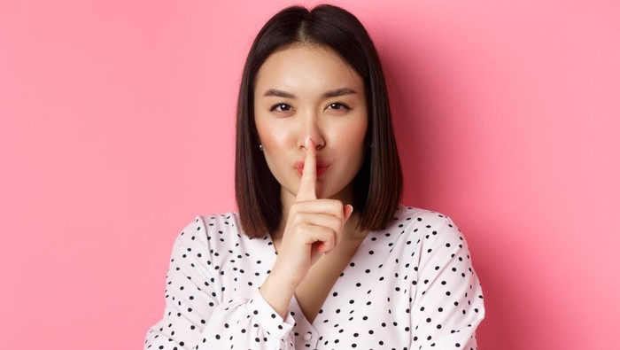 Psst.. Baiknya, Ini Hal-hal yang Perlu Kamu Rahasiakan dari Orang Lain