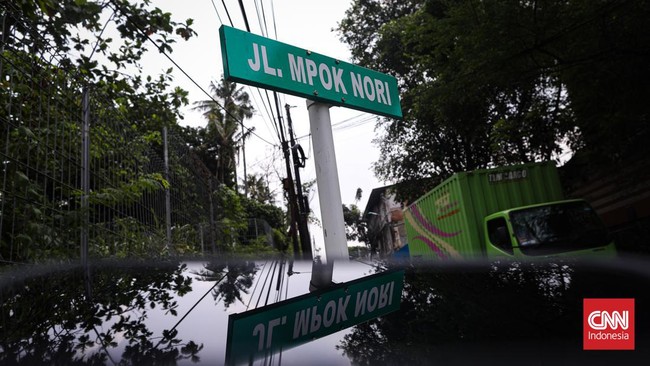 Menurut elite PDIP Djarot Saiful pengubahan nama jalan di DKI tak substansial. Anies Baswedan mestinya mengubah nasib warga sekitar.