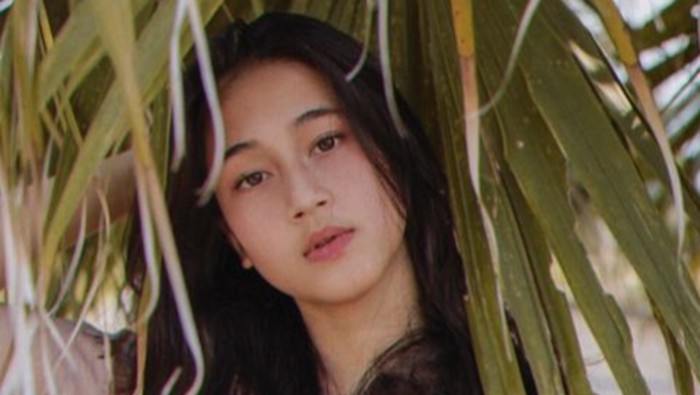 Setelah 'lulus' dari ajang Indonesian Idol, Keisya bergabung dengan label Universal Music Indonesia dan sukses debut sebagai penyanyi dengan lagu bertajuk 'Jadi Kekasihku Saja'./ foto: instagram.com/keisyalevronka