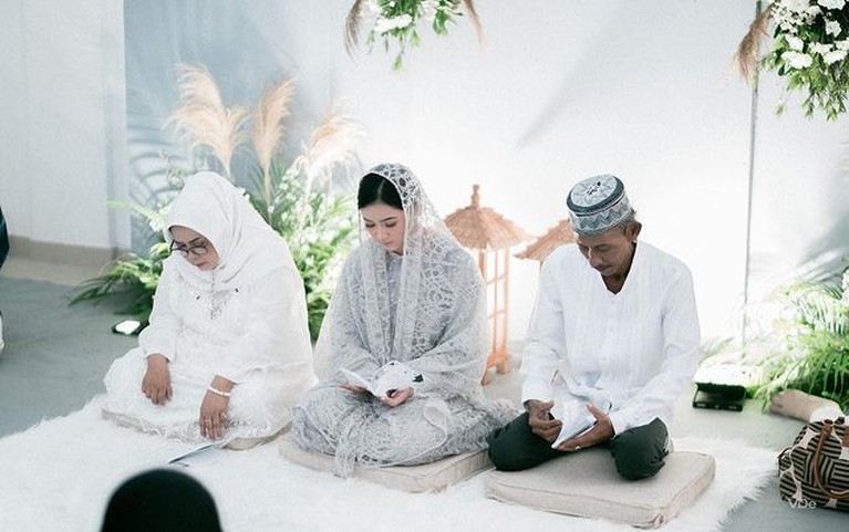 Adinda Azani Adinda Azani