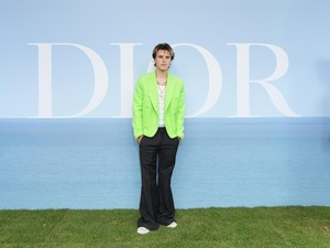 Dari Cruz Beckham hingga Justin Timberlake, Simak Gaya Modis dan Tampan Para Selebriti di Fashion Show Dior Men