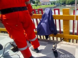 Jasad Perempuan Paruh Baya yang Lompat ke Sungai Jagir Ditemukan