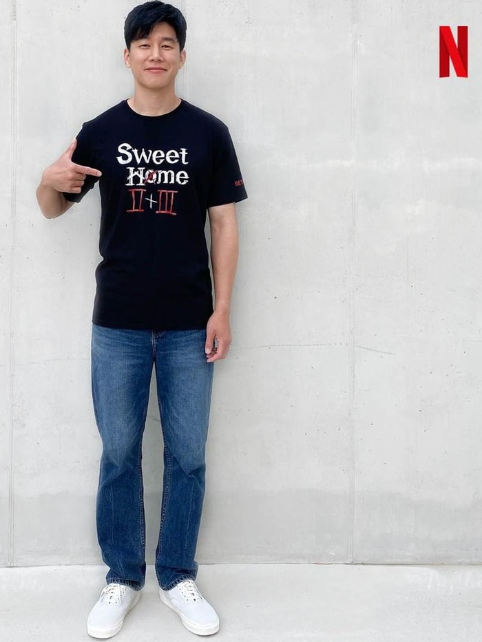 Kim Moo Yeol yang baru-baru ini membintangi drama Juvenile Justice dan Grid, juga menjadi pemain baru untuk dua season terbaru Sweet Home.