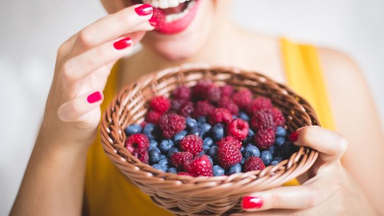 Makan buah setelah jam 2 siang apakah baik?
