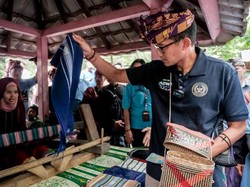 Sandiaga Uno Gercep Tanggapi Keluhan Pelaku UMKM dan Dalang Cilik di Lombok
