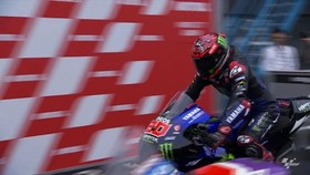 VIDEO: Perjuangan Quartararo di Tengah Kepungan Ducati