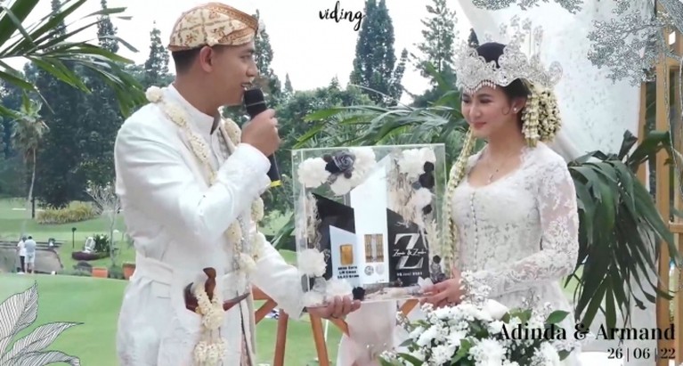 Adinda Azani Adinda Azani