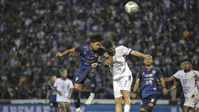 Pelatih baru Arema FC, Javier Roca berjanji akan mengembalikan gaya bermain 'malangan' ke dalam tim yang disebut sempat hilang.