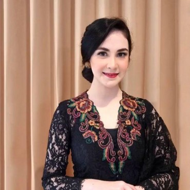 Selamat! Kakak Arumi Bachsin Resmi Menikah