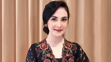 img-title Selamat! Kakak Arumi Bachsin Resmi Menikah