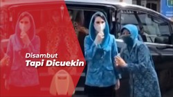 img-title Video Tolak Salaman Ibu-ibu Viral, Arumi Bachsin Belum Bersuara