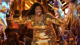 Lizzo Serang Balik Komika Julid Soal Ukuran Tubuhnya