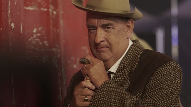 Penulis biografi Colonel Tom Parker menilai aksen yang digunakan Tom Hanks dalam film Elvis tidaklah tepat.