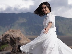 Gisella Anastasia ke Citayam Fashion Week hingga Elus Tangan Bonge