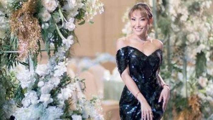 Dari Hermes hingga Chanel, Intip Koleksi Tas Branded Milik Ayu Dewi! Ada yang Harganya Ratusan Juta