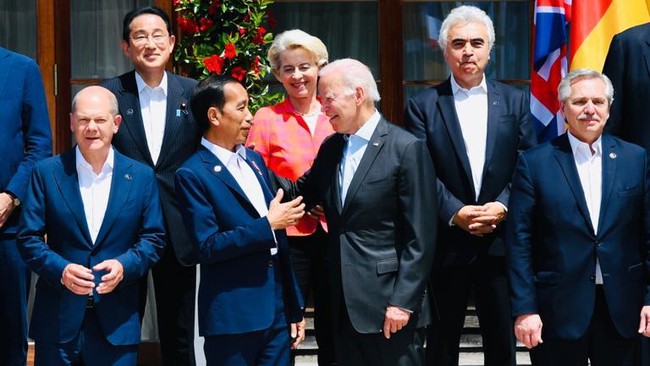 Kabar Marshanda sempat hilang di Los Angeles sampai kehadiran Jokowi di KTT G7 meramaikan berita internasional pada Senin (27/6).