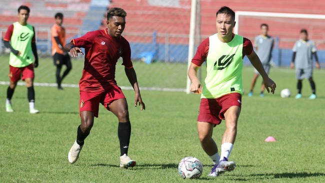 Striker muda asal Biak, Papua, Jeam Kelly Sroyer menegaskan targetnya bersama Timnas Indonesia U-22, yakni membawa pulang medali emas SEA Games 2023.