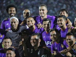 Persik Kediri, Ronaldinho, dan Trofi yang Dikembalikan