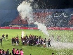 Persik Juara Piala Trofeo dan Belajar 2 Hal dari Ronaldinho