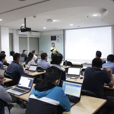 10 Jurusan Kuliah yang Punya Peluang Gaji Menjanjikan Bagi Lulusannya