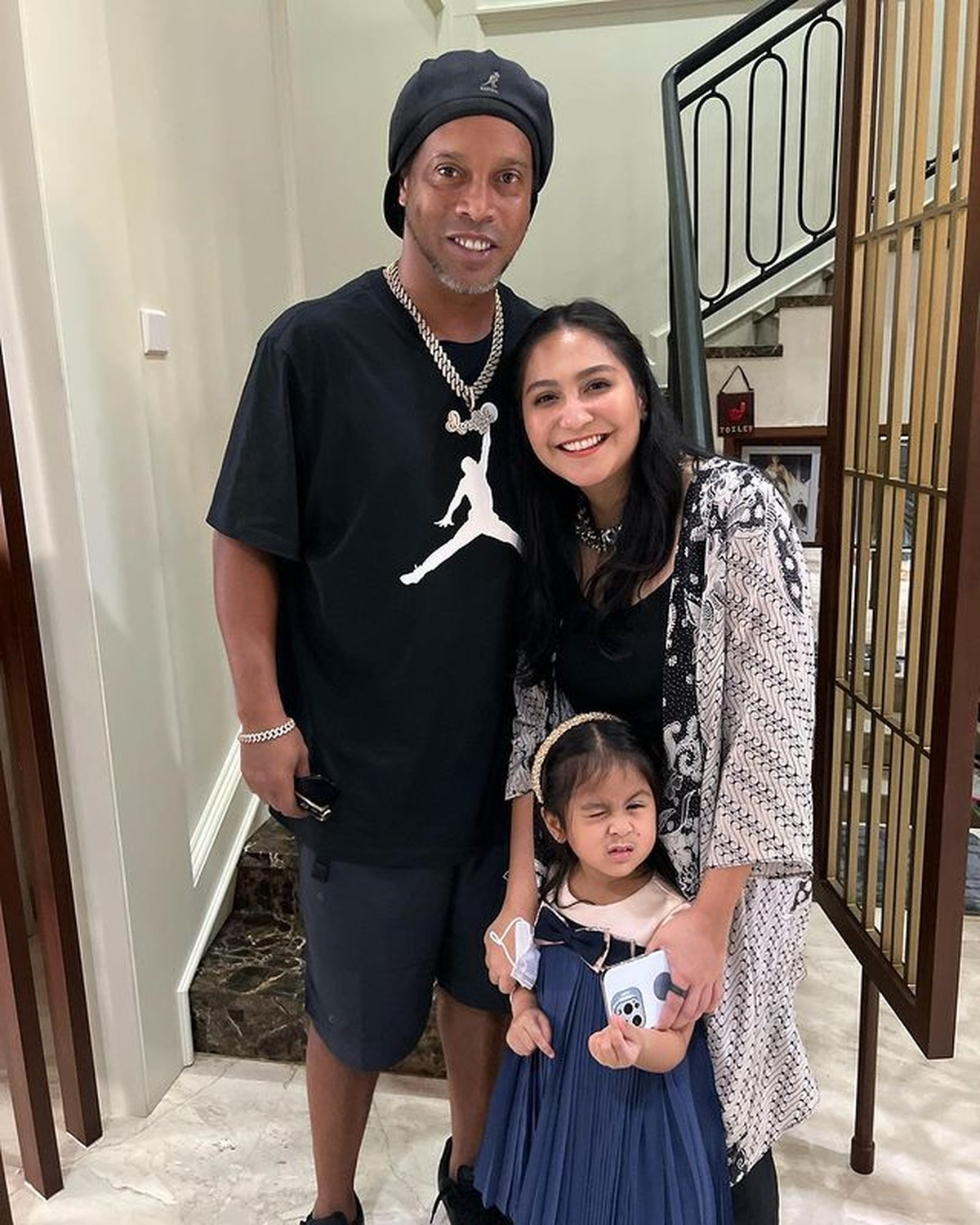 Shela Lala Pengasuh Rafathar