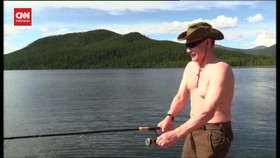VIDEO: Pose Putin Telanjang Dada yang Jadi Bahan Olokan Petinggi KTT