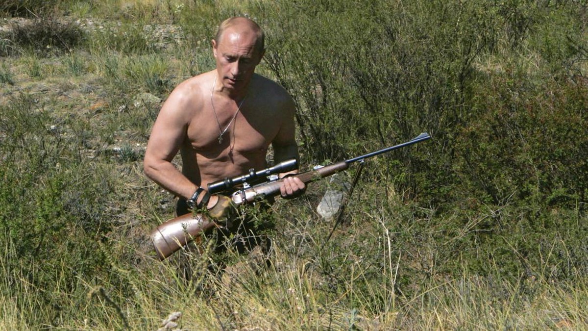 FOTO: Pose Narsistik Putin Bertelanjang Dada bak Anak Muda